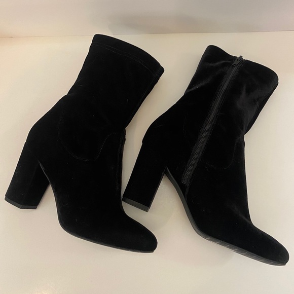 Kenneth Cole Shoes - Kenneth Cole Black Velvet Booties